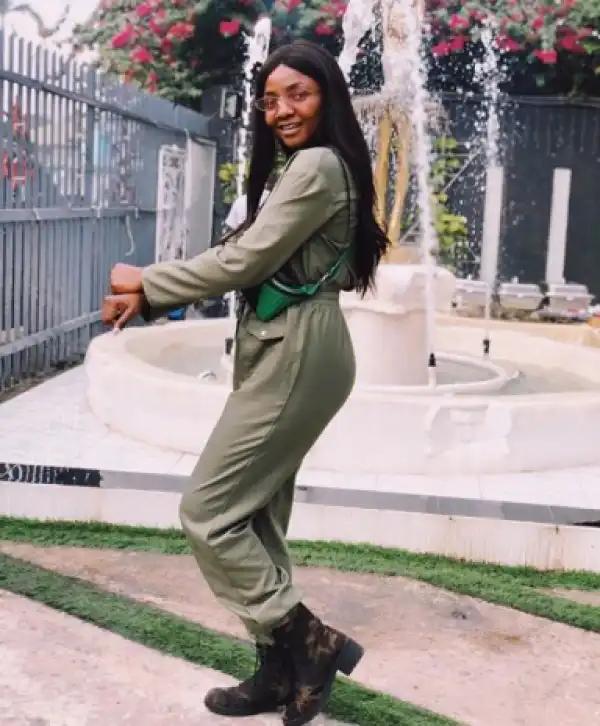 Simi Looks Adorable In New Outfit (Photos)